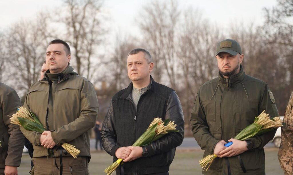 Сьогодні у Дніпрі вшанували память загиблих під час Голодоморів біля