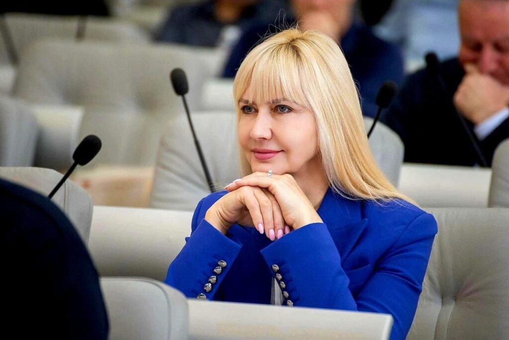 c962f6e8 94e8 4db3 b806 d92a2c5176f1