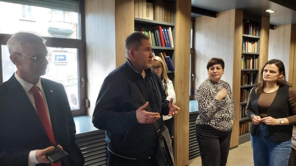 59793622 f285 45fa 86d8 3a1dd194f853