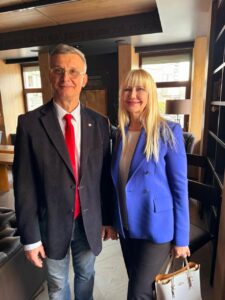 9716e3e6 5d68 4ede 94be 1e1f7b2df10c