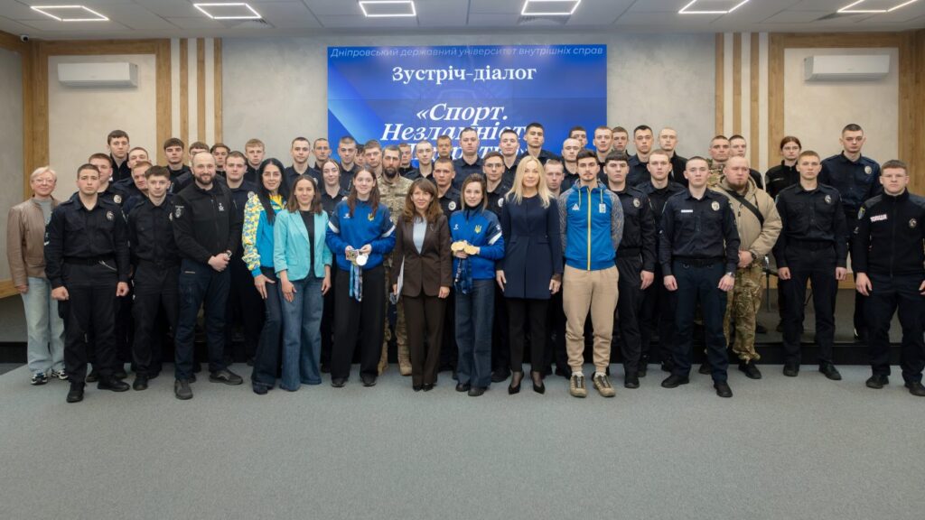 zaohochennya molodi do sportu ta znajomstvo zi strilboyu kulovoyu u